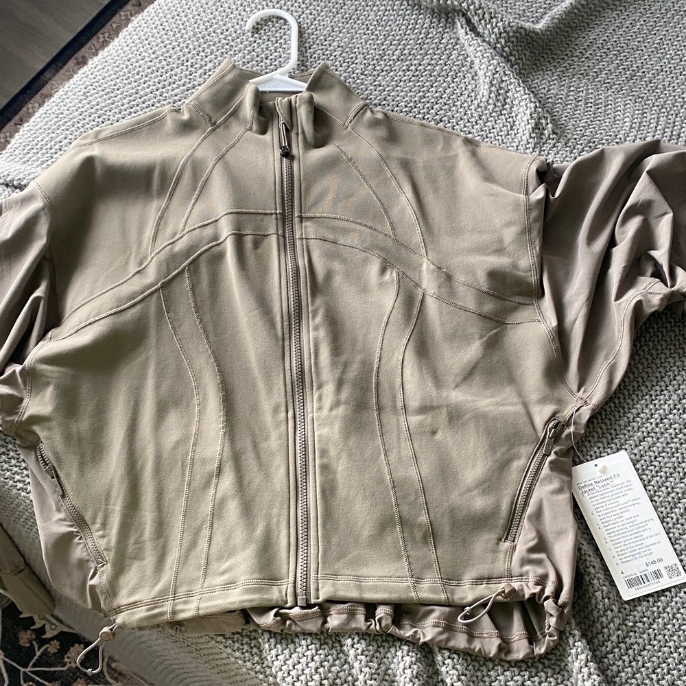 NWT Define Relaxed Fit